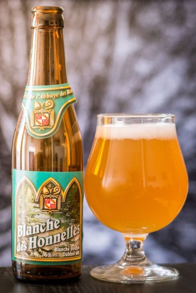 Blanche Des Honnelles 683x1024 - Blanche Des Honnelles: Die Quintessenz des belgischen Biergeschmacks
