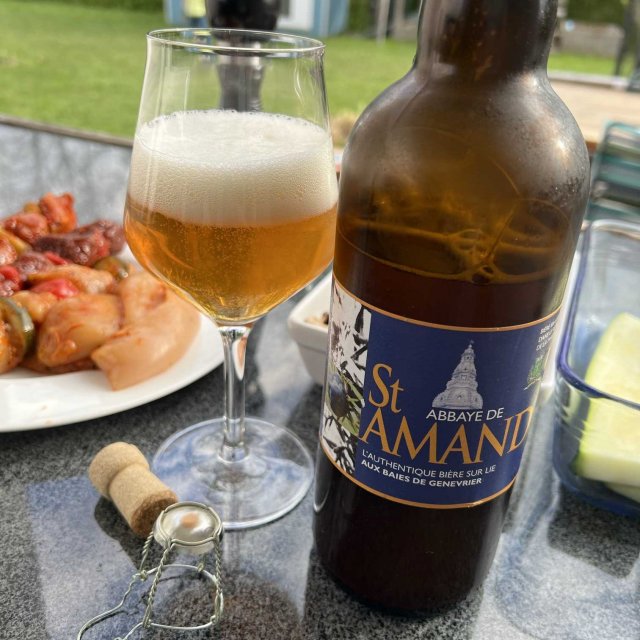 Biere dAbbaye de Saint Amand Phap - Saint Amand: Bia Ph&aacute;p Với Hương Vị Đặc Trưng Hiếm Thấy