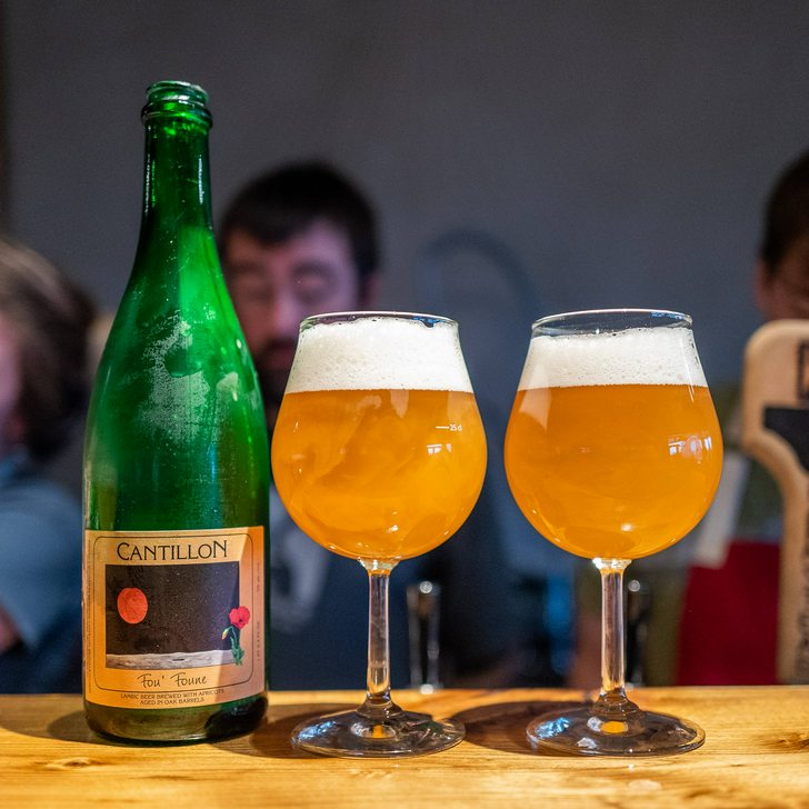 Fou' Foune: Special Fruit Flavors and Belgian Beer Culture Fou Foune Fruit Lambic beer with bright color 1 - Fou' Foune: Special Fruit Flavors and Belgian Beer Culture