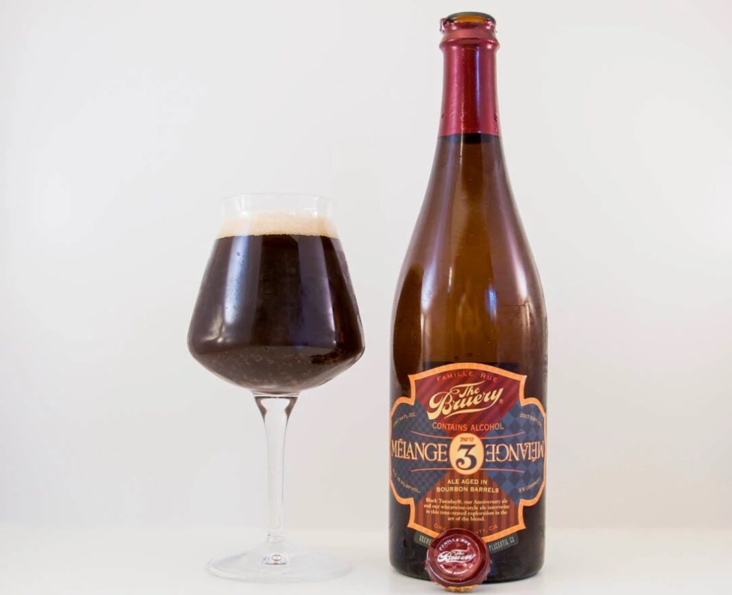 Mélange Nr. 3 Bierflasche mit herausragendem Design und besonderem Herstellungsverfahren
