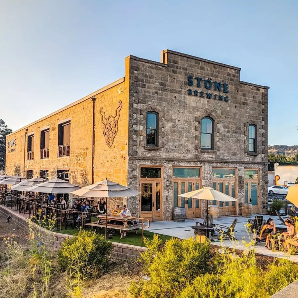 AB Breweries Stone Brewing Locations Napa Exterior 1 Thumb 1024x1024 - Arrogant Bastard Ale: Dư Vị Ki&ecirc;u H&atilde;nh Của Kẻ L&atilde;ng Du