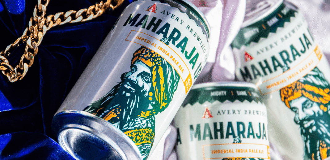 Ảnh lon bia Maharaja rõ nét, ánh sáng ấm áp tạo cảm giác sang trọng