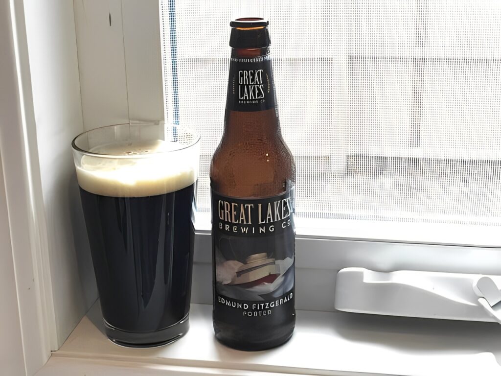Can canh ly Edmund Fitzgerald Porter lop bot min va mau nau den hap dan 1 1024x768 - Edmund Fitzgerald Porter: Biểu Tượng Đen S&acirc;u Lắng