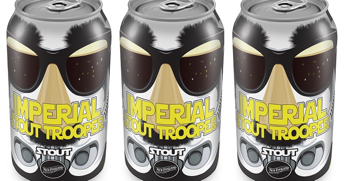 ポップカルチャー満載のユニークなラベルデザインが特徴のインペリアルスタウト トルーパービールボトル。 ポップカルチャー満載のユニークなラベルデザインが特徴のインペリアルスタウト トルーパービールボトル。