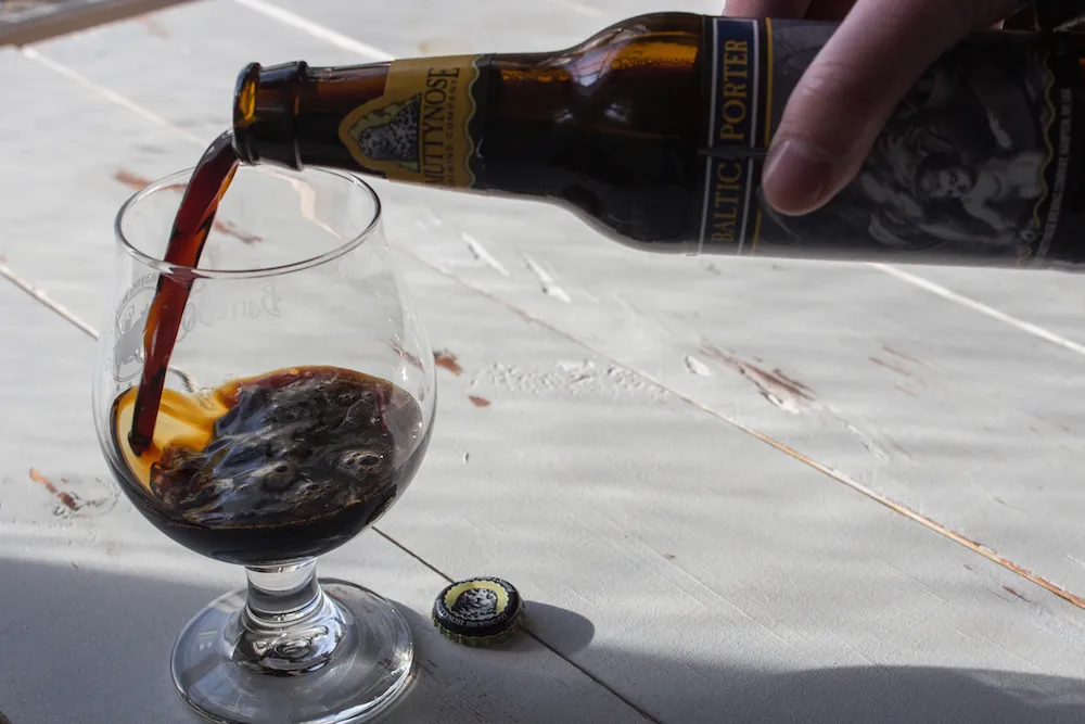 Ly bia Smuttynose Baltic Porter voi mau den dac trung - Baltic Porter: H&agrave;nh Tr&igrave;nh Đậm Đ&agrave; Của Nghệ Thuật Nấu Bia