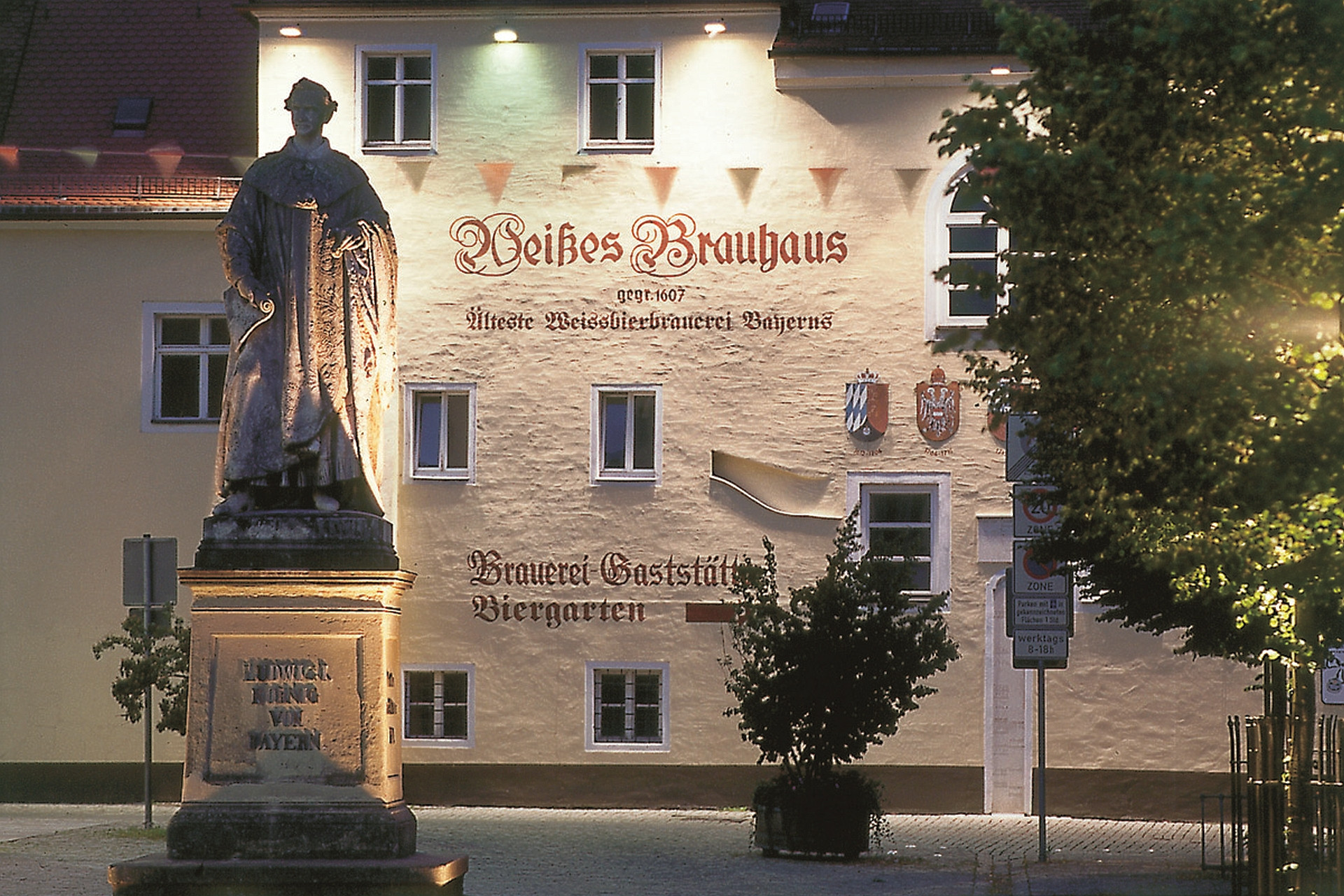 Schneider Weisse Brauerei – wo das Meisterwerk Aventinus Eisbock entstand - Aventinus Eisbock: Symbol des bayerischen Winters