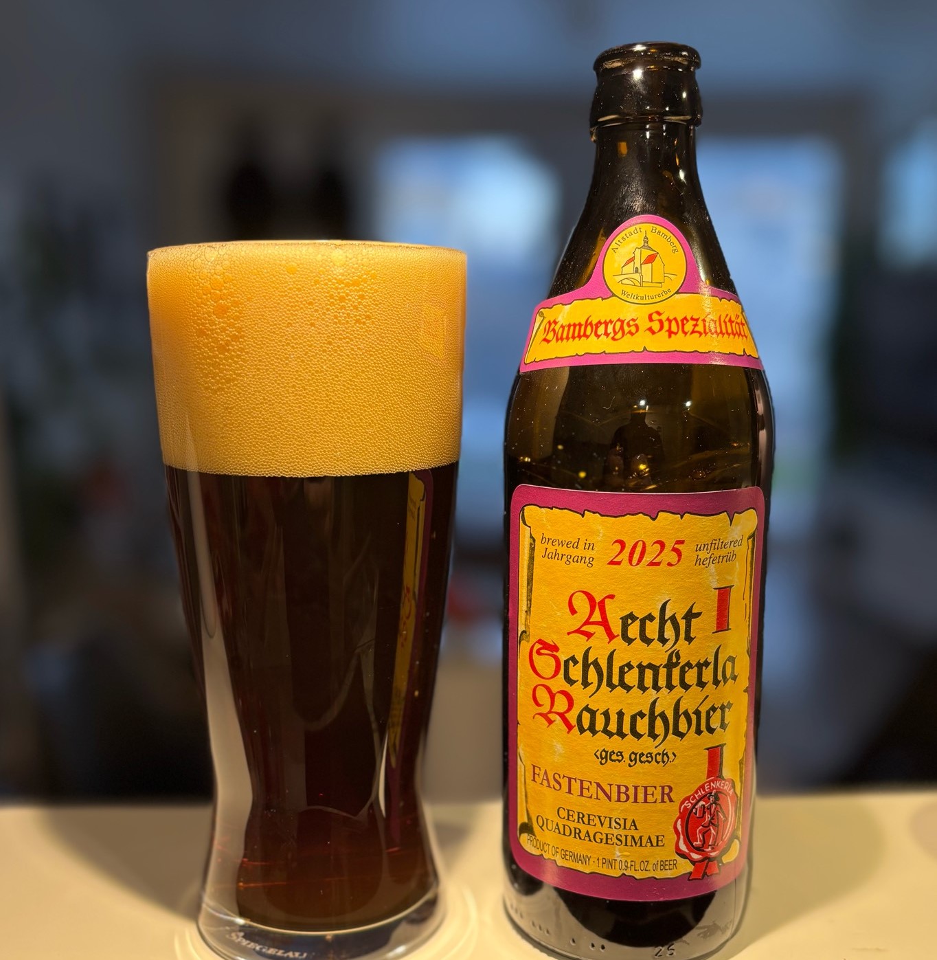 Aecht Schlenkerla Fastenbier mang lai mot cam giac em diu va muot ma trong mieng - Aecht Schlenkerla Fastenbier &ndash; Bia Kh&oacute;i Lịch Sử Từ Bamberg