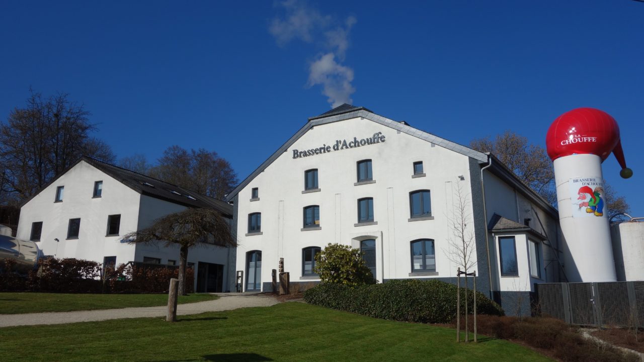 Houblon Chouffe: Ein langanhaltender Duft, den man nur schwer loslassen kann Brasserie d'Achouffe, gegründet 1982 in Achouffe Ardennes von den Brüdern Pierre Gobron und Chris – Houblon Chouffe: Ein Parfüm, das man nur schwer loslassen kann