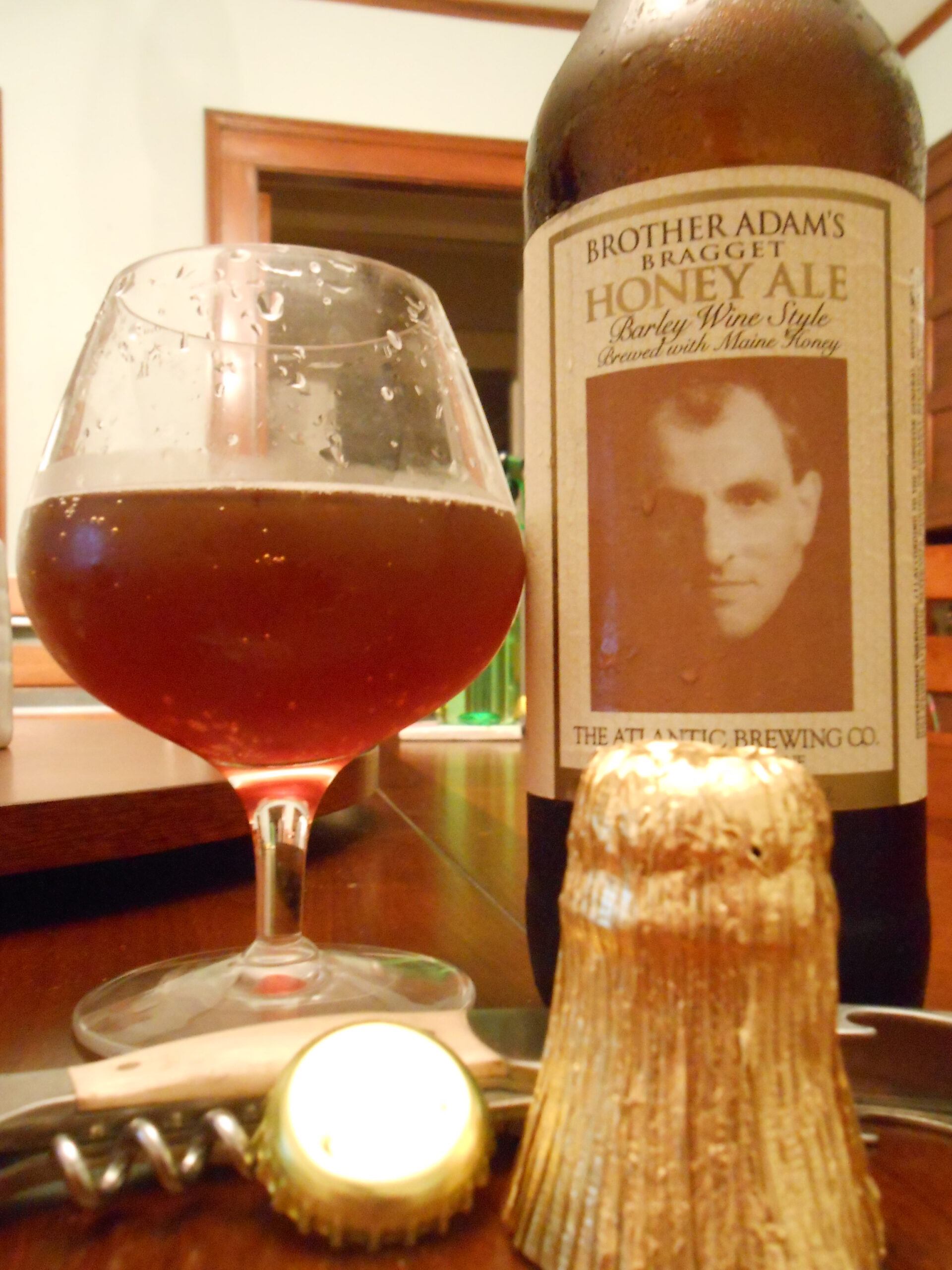 Brother Adam's Bragget Ale: Emotionaler Höhepunkt Brother Adams Bragget Ale ist eine großartige Wahl für alle, die Kreativität in der Welt des skalierten Biers lieben - Brother Adam's Bragget Ale: Der Gipfel der Emotionen