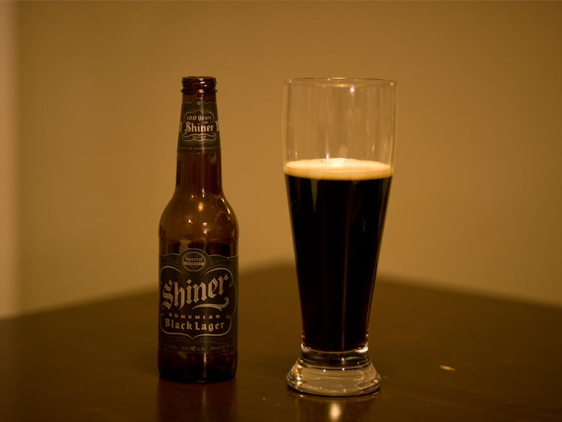 Shiner Bohemian Black Lager beer glass with smooth powder and twin black color - Shiner Bohemian Black Lager: The Black Adventure