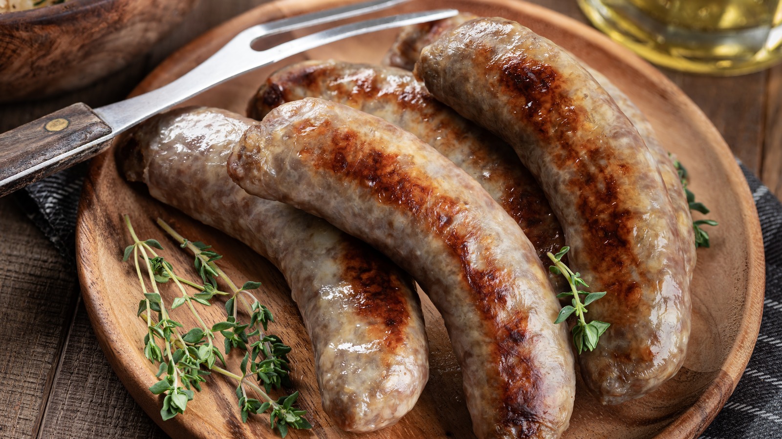 Long Trail Ale: German Altbier Tastes Breathed Into Vermont Delicious German sausages paired with a glass of Long Trail Ale are perfect for a beer-drinking culinary experience - Long Trail Ale: German Altbier Flavors Breathed Into Life In Vermont