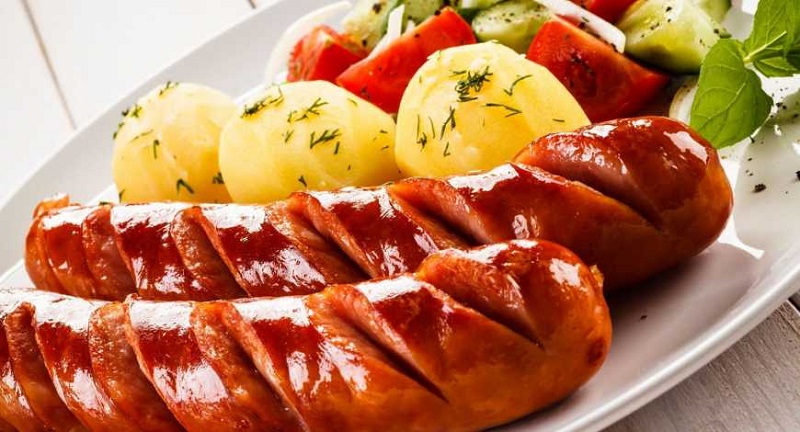 Mon xuc xich nuong cung voi Resurrection Roggenbier tao ra su ket hop hoan hao - Resurrection Roggenbier: D&ograve;ng Bia Đặc Sắc Từ Ontario, Canada