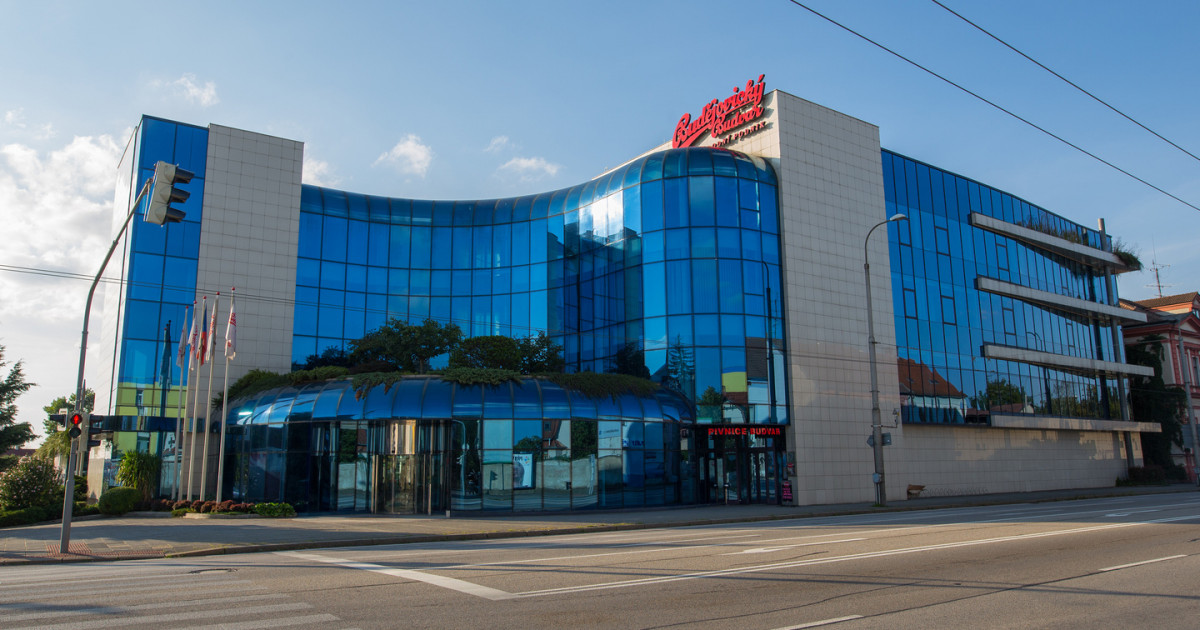 Brauerei Budweiser Budvar in der Tschechischen Republik, Produktionsstandort Budvar Tmavy Lezak - Budvar Tmavý Ležák: Entdecken Sie das bezaubernde tschechische Schwarzbier