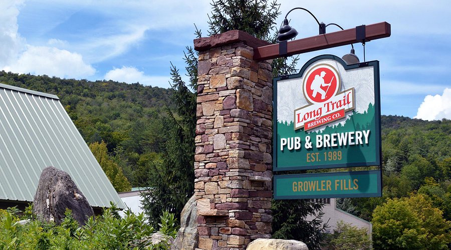 Long Trail Ale: German Altbier Tastes Breathed Into Vermont Long Trail Brewing Co., Vermont - Long Trail Ale: German Altbier Taste Breathed Into Vermont