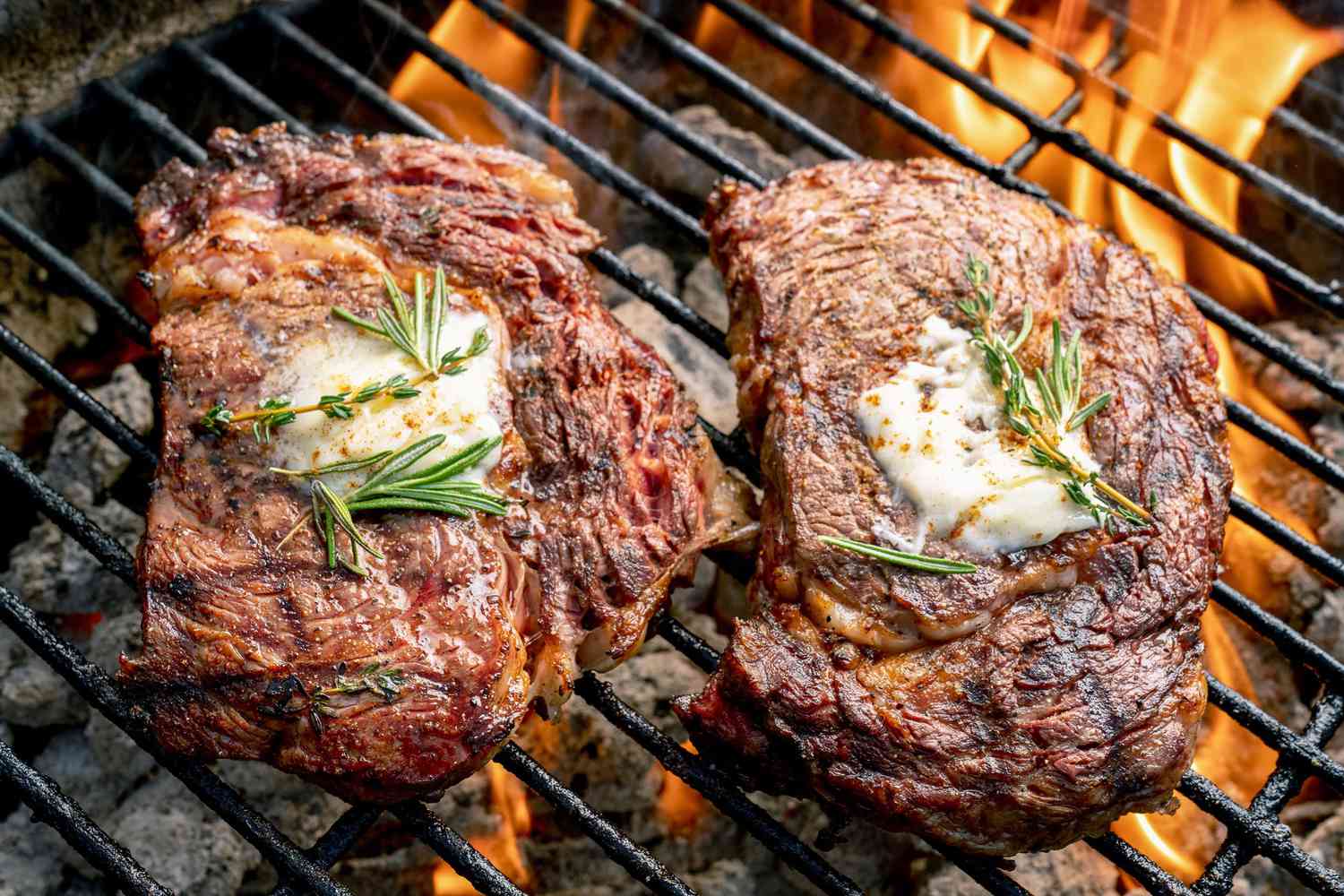 Grilled beef is a great combination with Baltika 4 beer - Baltika #4 Original Dark: Barley Flavor to a Strong Beer