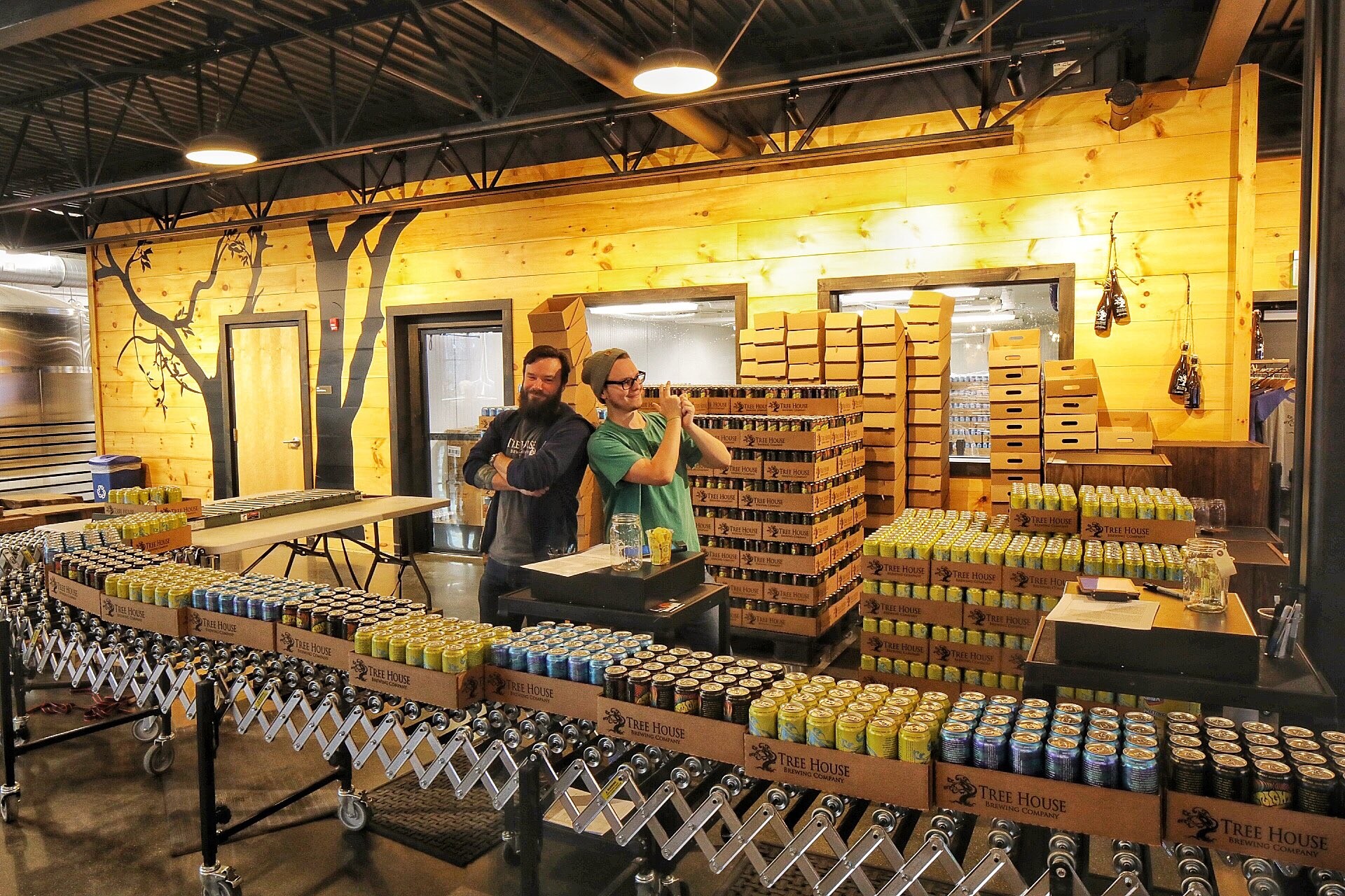 Die Tree House Brewing Company entstand 2011 in einem echten Baumhaus inmitten der Grünfläche von Brimfield, Massachusetts – Eureka Mosaic: Sip in Every Moment