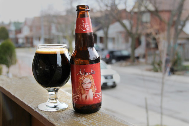 fbcstouts01 - Aphrodisiaque / Aphrodite: Chuyện T&igrave;nh Đen S&oacute;ng S&aacute;nh Giữa Đ&ecirc;m Montreal