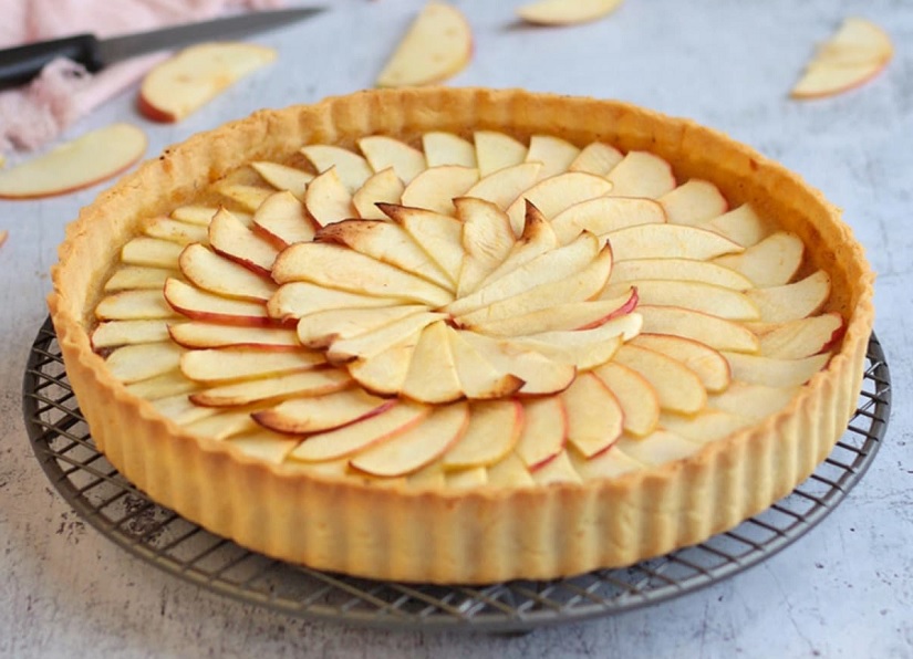 The sweet and fragrant cake makes beer lovers excited when enjoying it - Augustiner Bräu Märzen Bier: 400 Years of Golden Taste