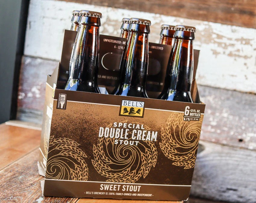 Dieses Bier gehört zur Familie der Sweet Stouts und ist auch als Milk Stout oder Cream Stout bekannt – aber die Namen erinnern an seine Milde – Special Double Cream Stout: Ein süßes Wiegenlied seit über 30 Jahren