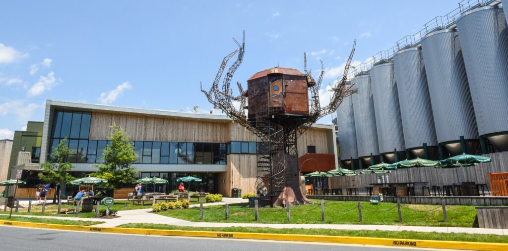 Brewery Exterior 1024x507 - Palo Santo Marron: The Art of Craft Beer from Paraguayan Sacred Wood