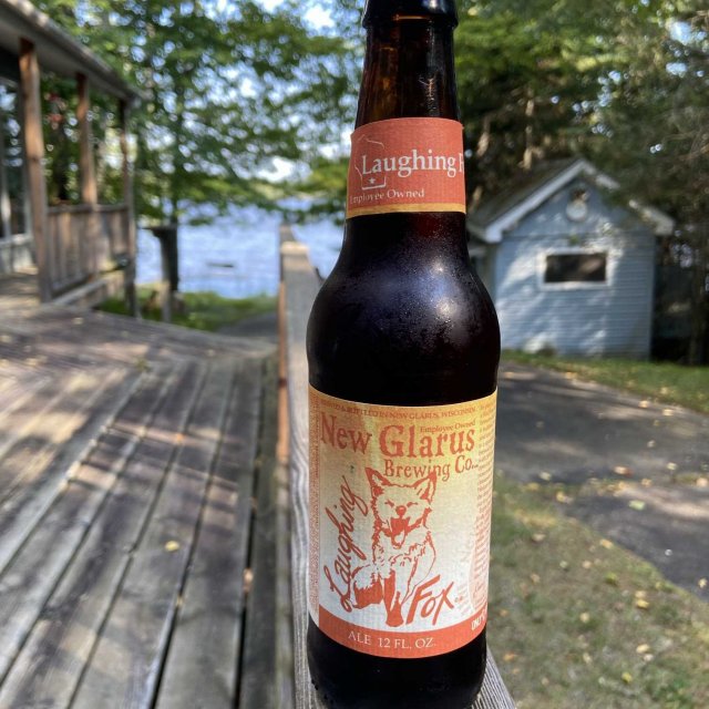 Wisconsin hat das Glück, die Übersetzung von Laughing Fox genießen zu können – Laughing Fox: Ein kristallklares Juwel in einem Meer aus trübem Bier