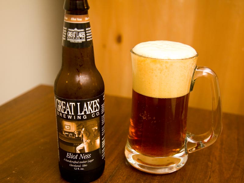 エリオット・ネスは多様で目を引くデザイン - エリオット・ネス：傑作アンバーラガーはアメリカの伝説を受け継ぐ