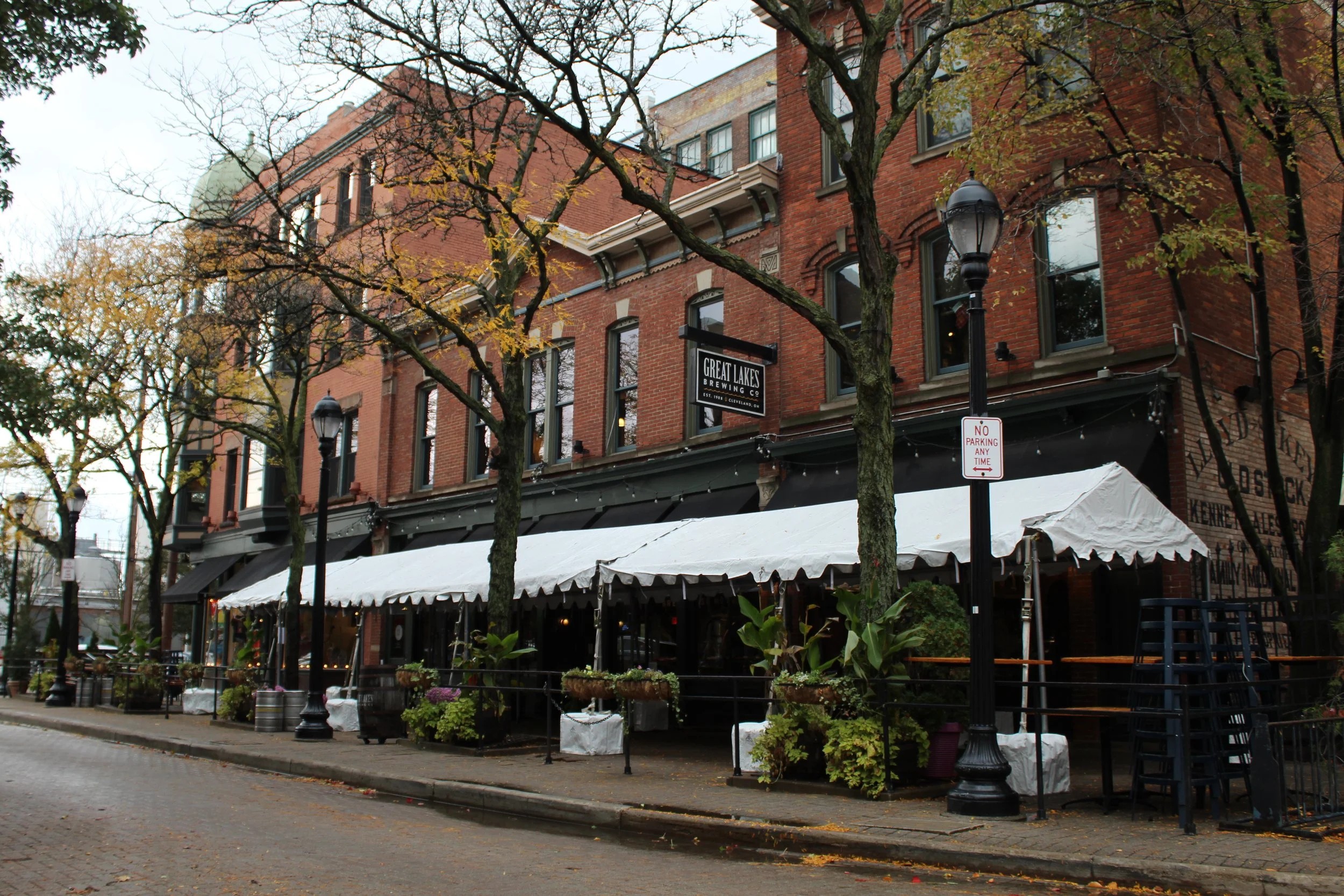 アメリカのグレートレイクス・ブリューイング社の外観 - エリオット・ネス：アメリカの伝説を受け継ぐ傑作アンバーラガー