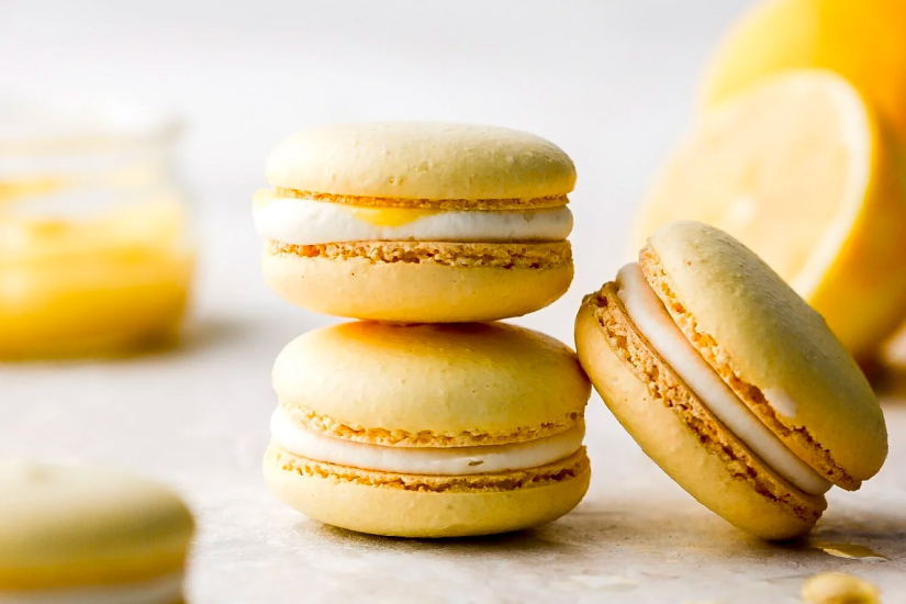Two Lights: Nơi Bọt Khí Vỡ Tan Thành Những Vì Sao Macaron vi chanh la mot trong nhung nguoi ban tam giao cung bia nay - Two Lights: Nơi Bọt Khí Vỡ Tan Thành Những Vì Sao