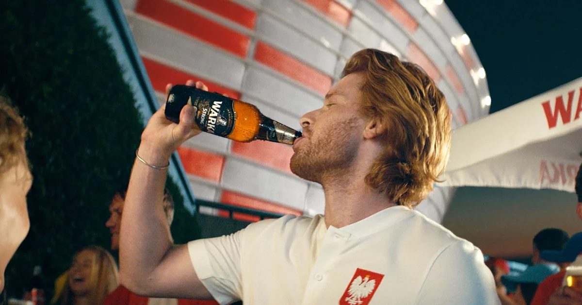 A glass of Warka Premium Strong will tell you a story full of flavor and color – warm and unforgettable - Warka Premium (Strong): A Door Through Time to the Past