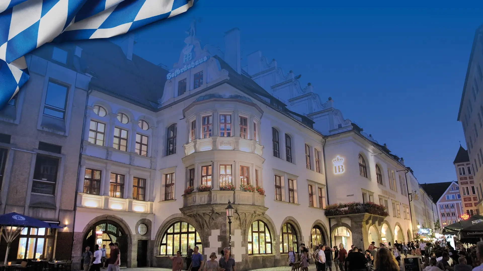In 1965, the building was restored and proudly returned to the heart of the city as an immortal symbol of Bavarian colors - Hofbräu Oktoberfestbier: The Breath of German Royalism