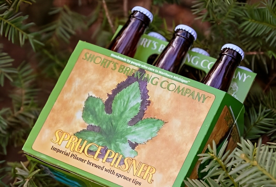 Spruce India Pilsner ist ein Juwel – eine nahezu elektrisierende Kombination aus einem leichten Pilsner und dem üppigen Aroma grüner Kiefernnadeln – Imperial Spruce India Pilsner: Ein zartes Wildblumenaroma