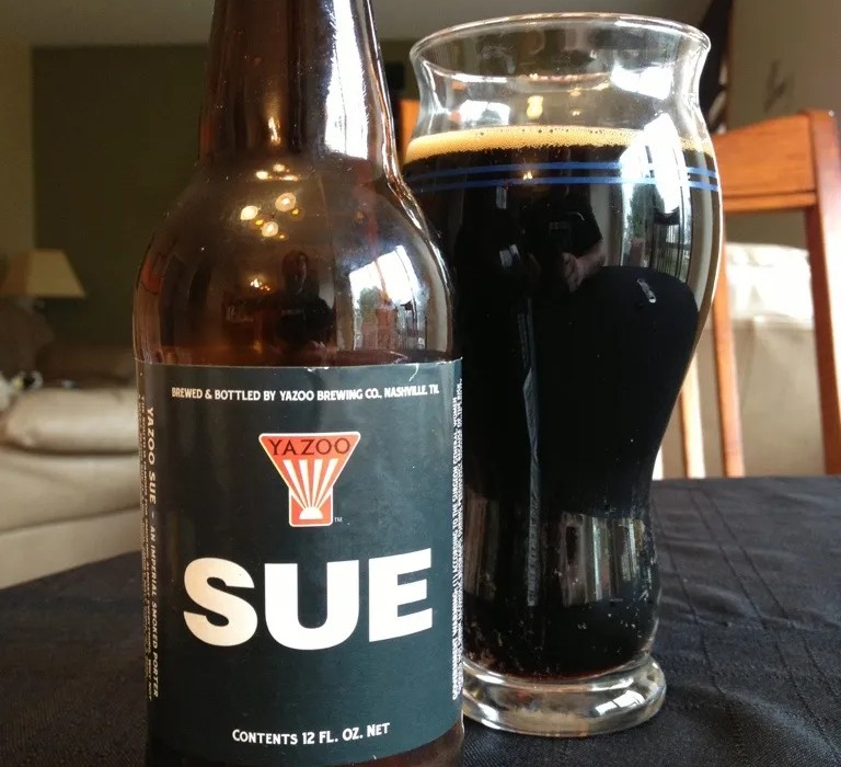 Sue – Imperial Smoked Porter: Hương Khói Đậm Đà và Sâu Lắng Sue tu Yazoo Brewing Company la mot dong bia khong giong bat ky loai bia nao khac mang trong minh huong khoi am ap manh me va dam da - Sue – Imperial Smoked Porter: Hương Khói Đậm Đà và Sâu Lắng