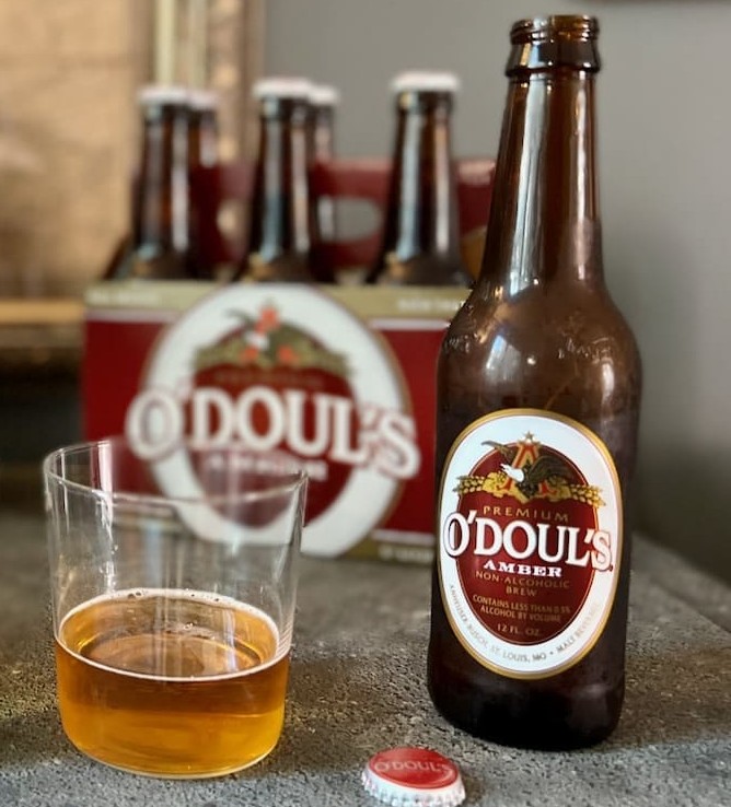 O'Doul's Amber: Khúc Biến Tấu Đầy Quyến Rũ Của Bia Không Cồn Thuong thuc ODouls Amber dung cach se lam cam xuc thang hoa hon nua - O'Doul's Amber: Khúc Biến Tấu Đầy Quyến Rũ Của Bia Không Cồn