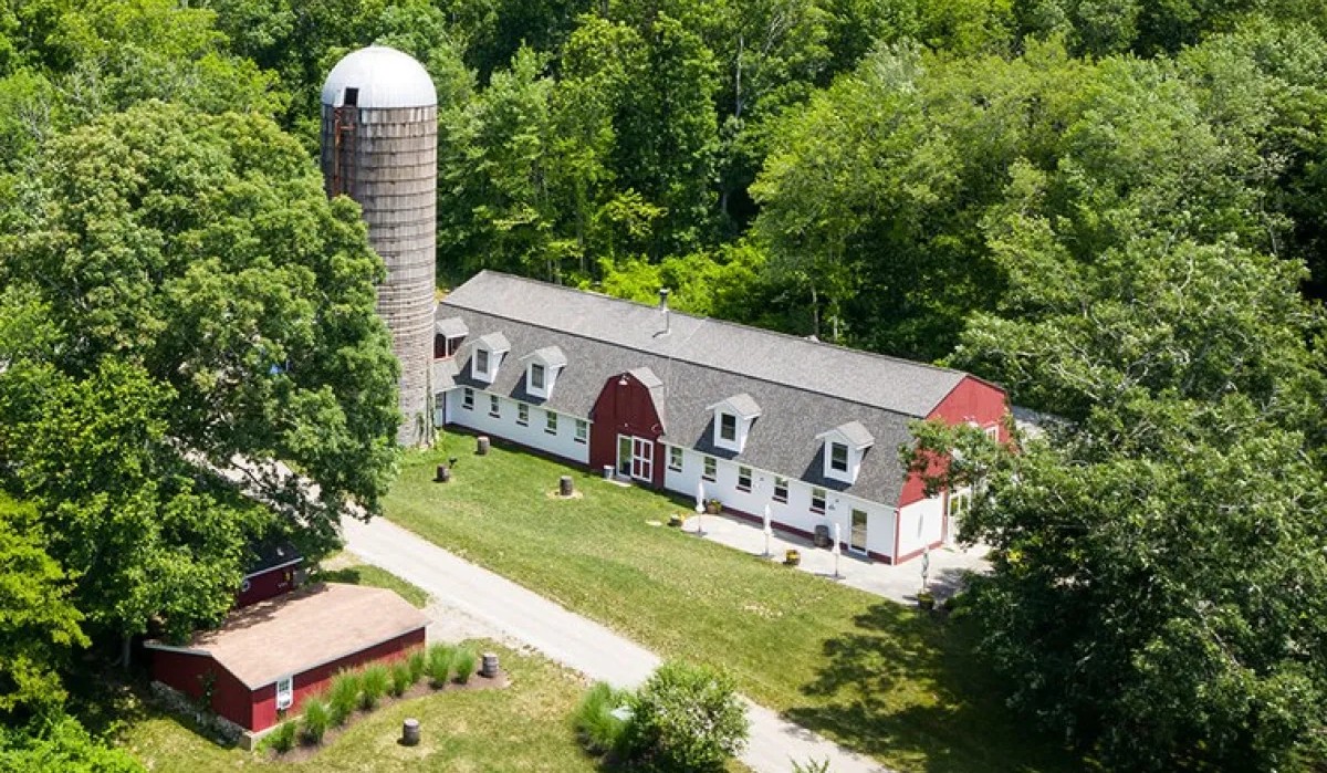 Fox Farm Brewery's Whole House - Helmhold: A Taste Journey From Brown Autumn Sunlight