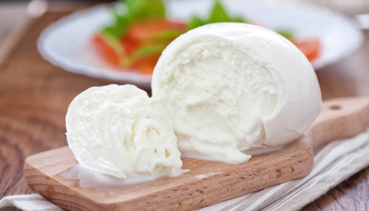 The melting cheese flavor goes perfectly with this beer - Marvelroast: The Golden Drop That Makes Beer Connoisseurs' Hearts Throb