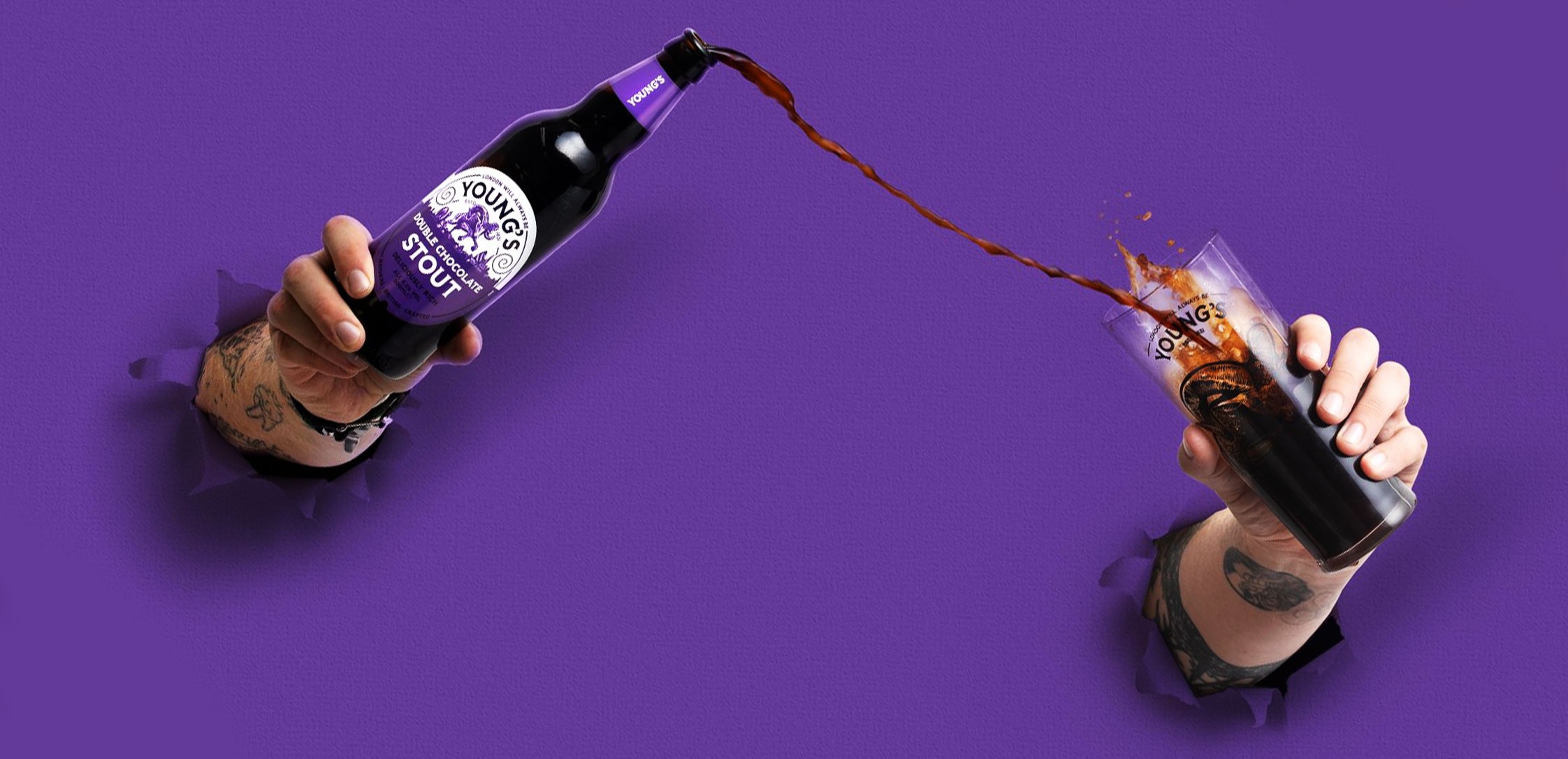 Youngs Double Chocolate Stout con duoc cong nhan va vinh danh tai nhung giai thuong bia danh gia quoc te - Young's Double Chocolate Stout: Trọn Vẹn Từng Ph&uacute;t Gi&acirc;y