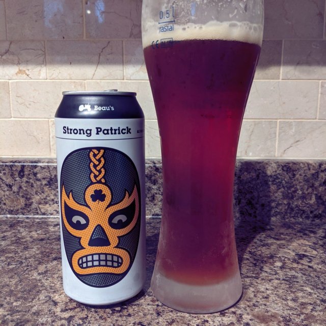 Starker Patrick: Crimson Winter Sonata Bier mit rotem Herzen wie der Herbstsonnenuntergang strahlt manchmal eine warme rote Farbe aus - Strong Patrick: Red Love Song in the Heart of Winter