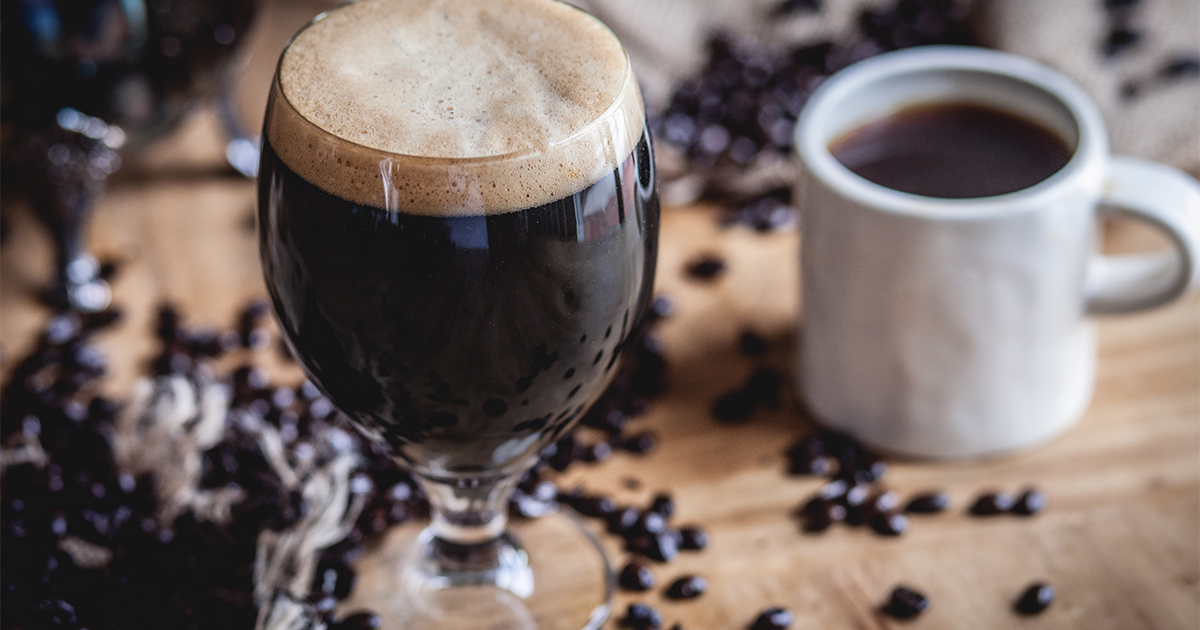 Onyx Coffee Stout: A Fateful Encounter Between Yeast and Coffee Its pitch-black color is like a mysterious night that engulfs the glass - Onyx Coffee Stout: A Fateful Encounter Between Yeast and Coffee
