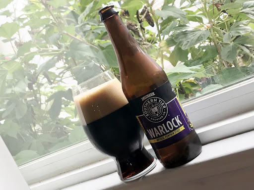 Beer with a dark color so dark and mysterious that even the light has to be turned away - Warlock: Black Magic Seduction in the World of Pumpkin Beer
