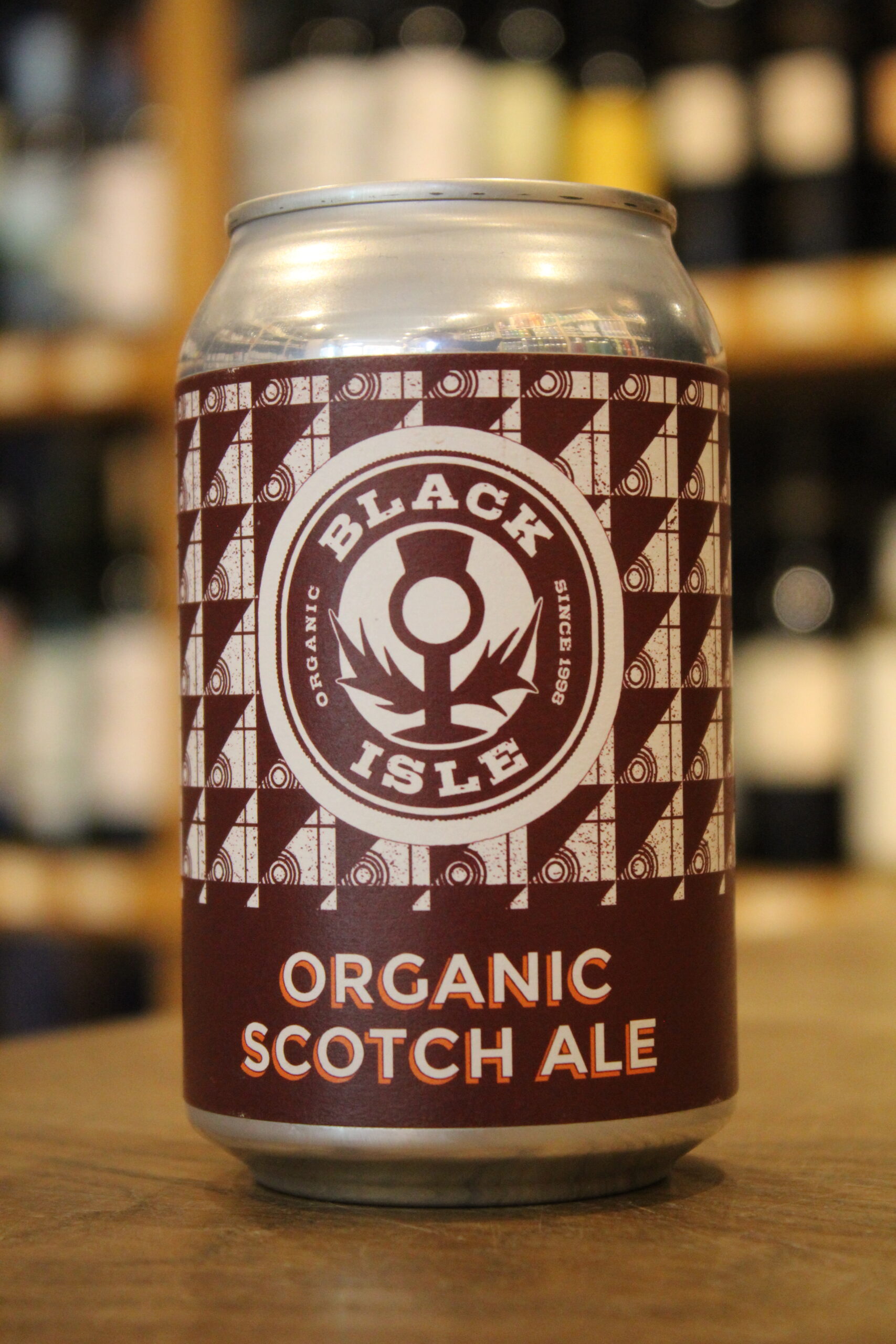 Beer with a captivating dark brown color like amber from Highland sun-bleached malt - Organic Export Scotch Ale: Sweetness of Malt Fields
