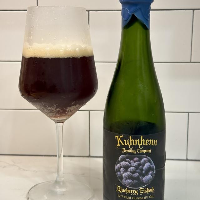 Blaubeer-Eisbock: Ein violettes Meisterwerk, das die Sinne weckt Blaubeer-Eisbock: Ein violettes Meisterwerk, das die Sinne weckt – von süß bis berauschend