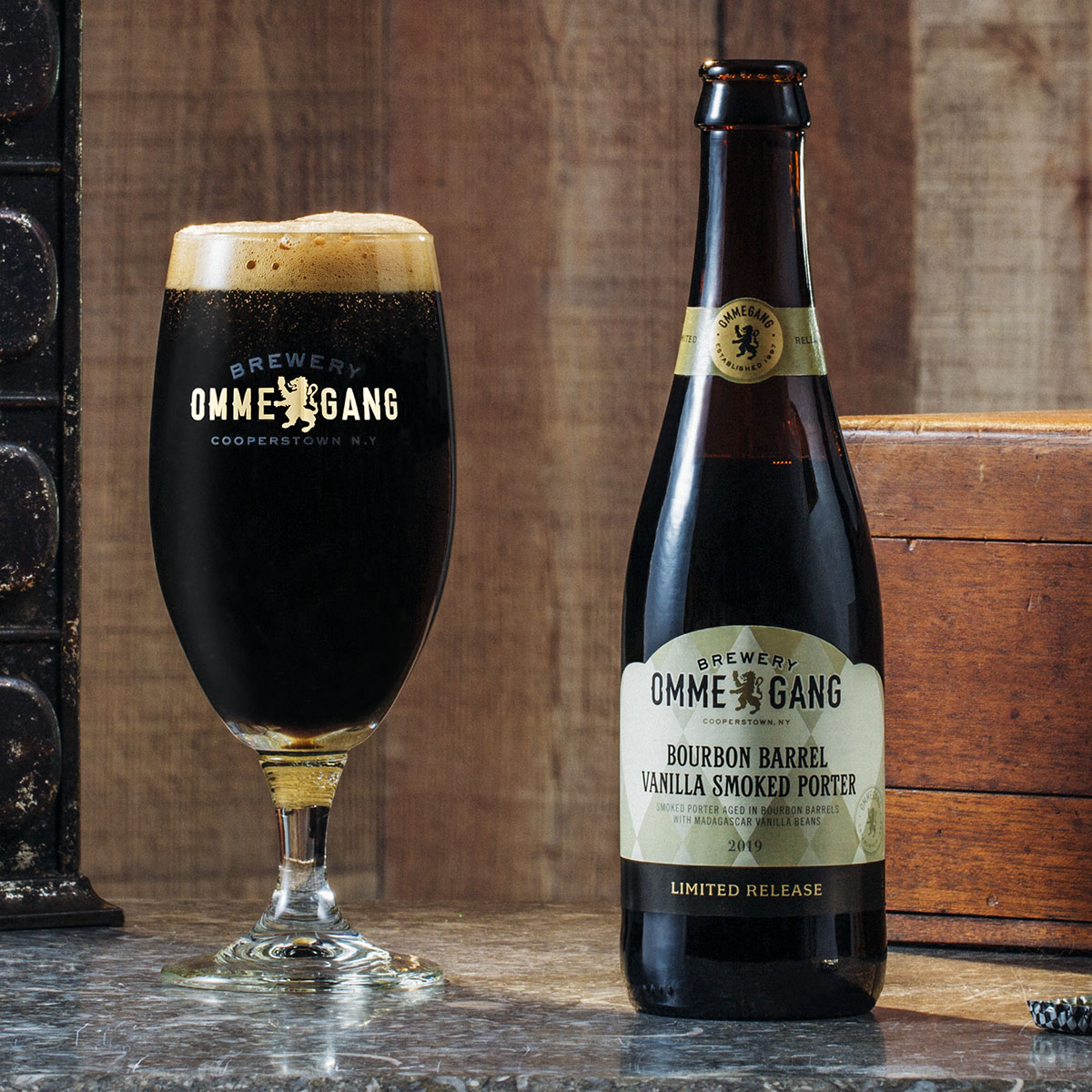 Bourbon Barrel Vanilla Imperial Smoked Porter mit klassischem Design - Bourbon Barrel Vanilla Smoked Porter: Winter Night Whisper