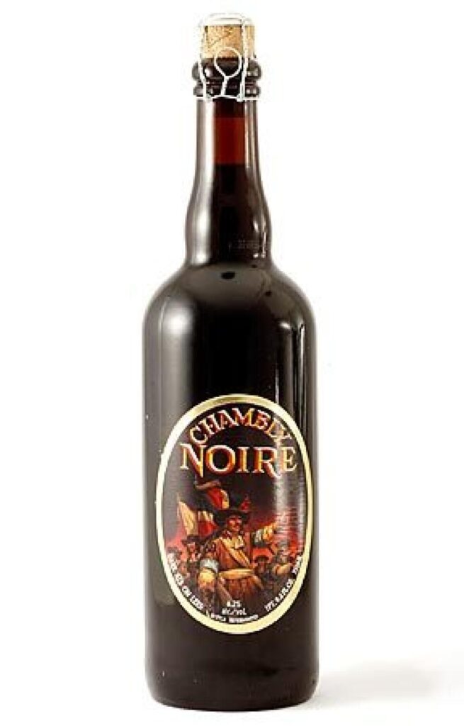 Chambly Noire: Những Giọt Nắng Lên Men Chambly Noire co thiet ke co dien voi nhung hoa tiet kinh dien 655x1024 - Chambly Noire: Những Giọt Nắng Lên Men