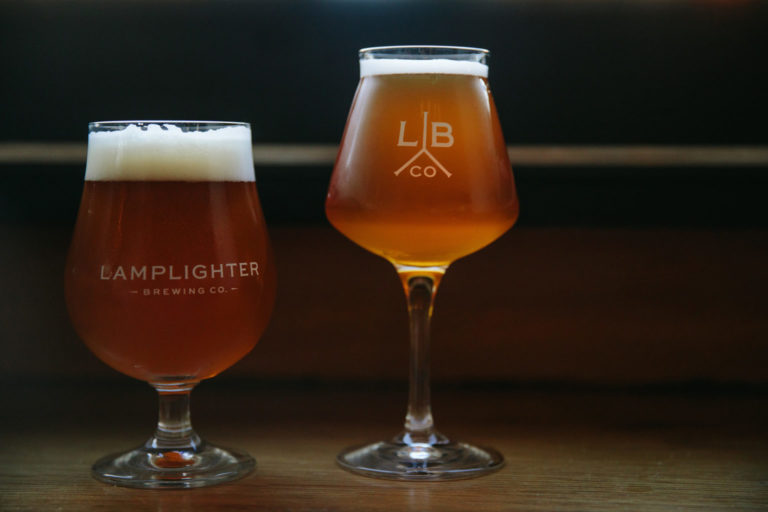 Cuppa co mau vang dong am ap nhu mat ong ho phach duoi nang chieu - Cuppa: Tinh T&uacute;y English Pale Ale Trong Từng Giọt V&agrave;ng Hổ Ph&aacute;ch