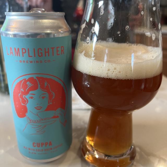 Cuppa co thiet ke lon bia voi mau xanh duong ket hop voi hoa tiet an tuong - Cuppa: Tinh T&uacute;y English Pale Ale Trong Từng Giọt V&agrave;ng Hổ Ph&aacute;ch