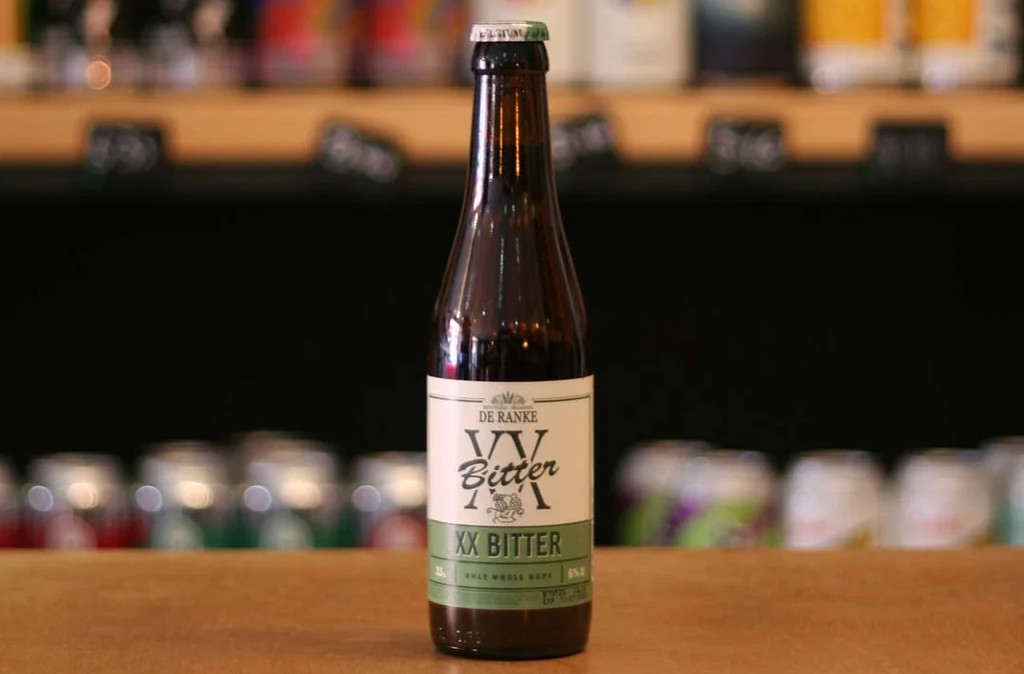 De Ranke XX Bitter Men sagt, die dornige Kante des belgischen Hopfens und der Hefe De Ranke XX Bitter Men sagt, die dornige Kante des belgischen Hopfens und der Hefe