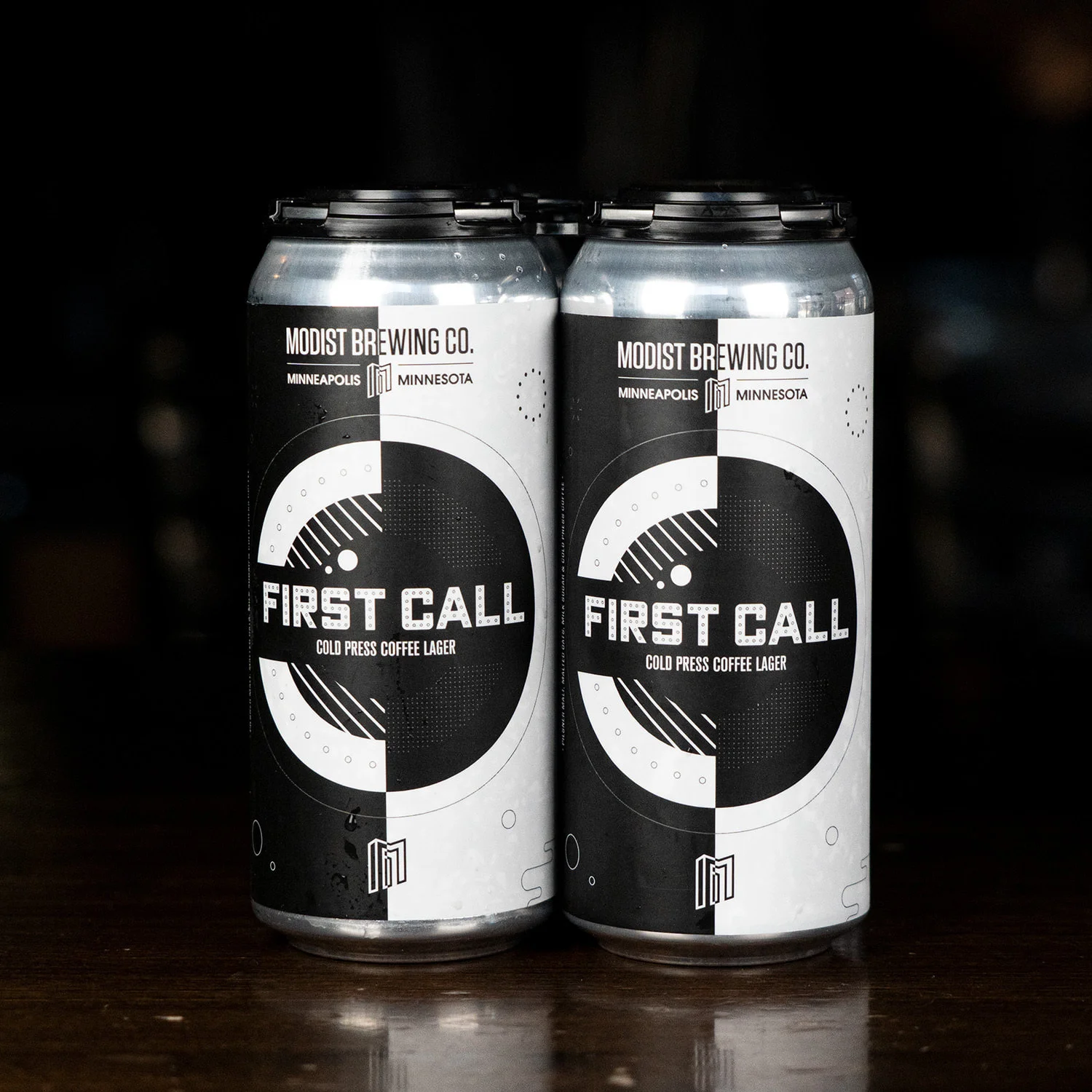 First Call co thiet ke lon bia voi hai gam mau trang den day bi an - First Call: Từ Truyền Thống Đến Cuộc C&aacute;ch Mạng Vị Gi&aacute;c
