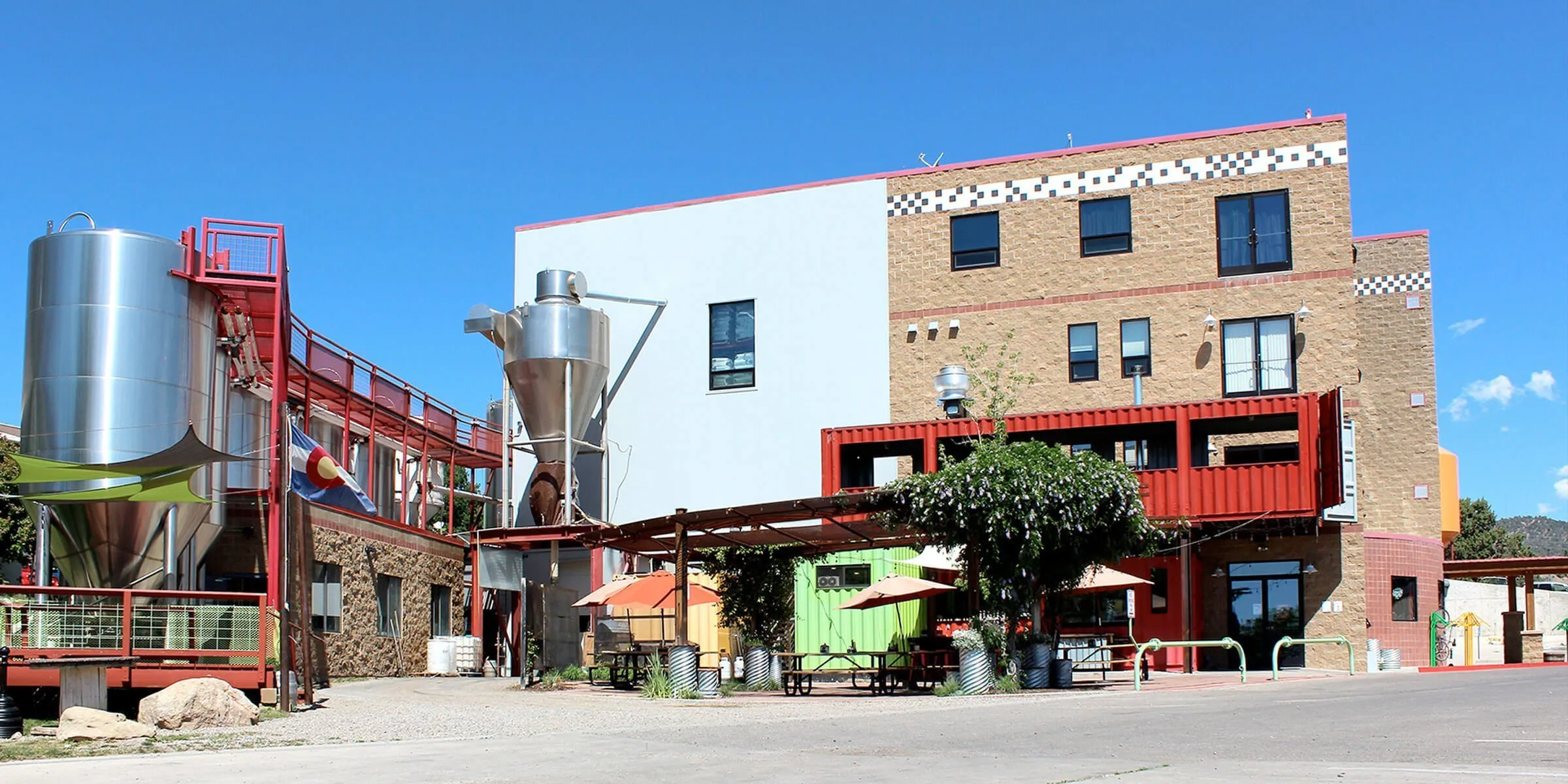 Exterior photo of Ska Brewing Co. in the US - Autumnal Molé Stout: Welcome the Autumn Wind with a Warm Flavor