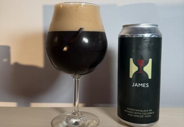 James Black IPA hat die Form eines Jungen, der lernt, erwachsen zu werden, sehr interessant – James: Die Essenz der Bittersüße, die die Herzen von Bierkennern erobert