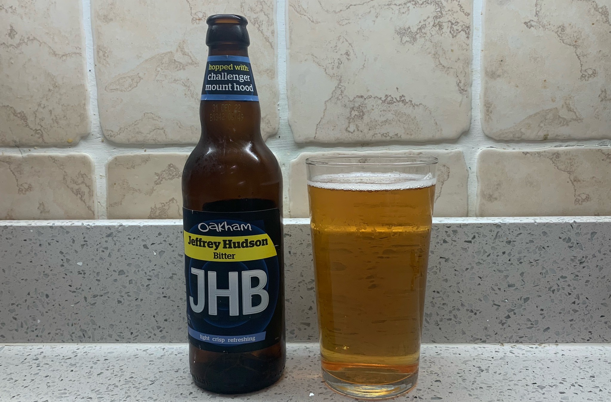 Jeffrey Hudson Bitter has a unique beer can design that clearly displays product information - Jeffrey Hudson Bitter: The Essence of Pure British Beer